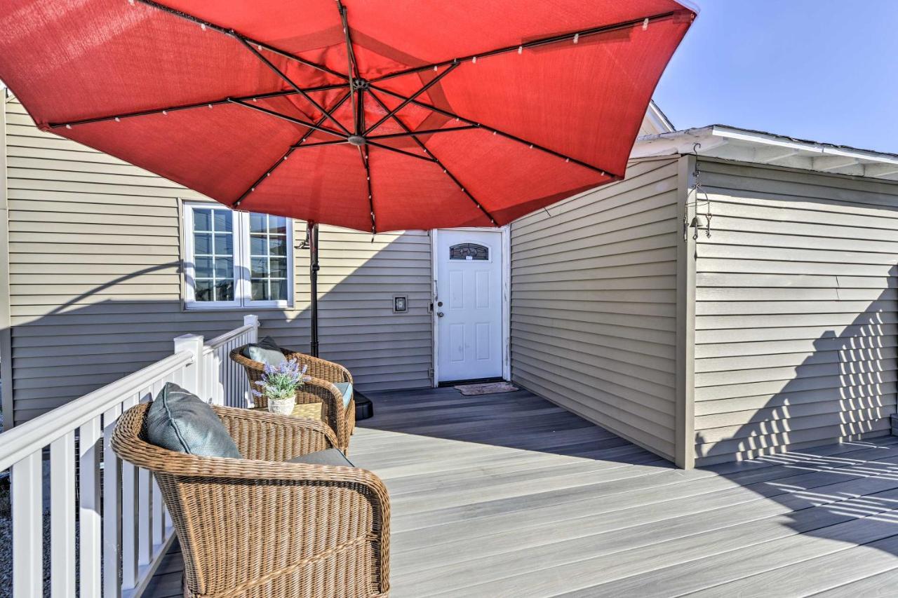 Holiday home Charming Hideaway With Private Pool And Deck!