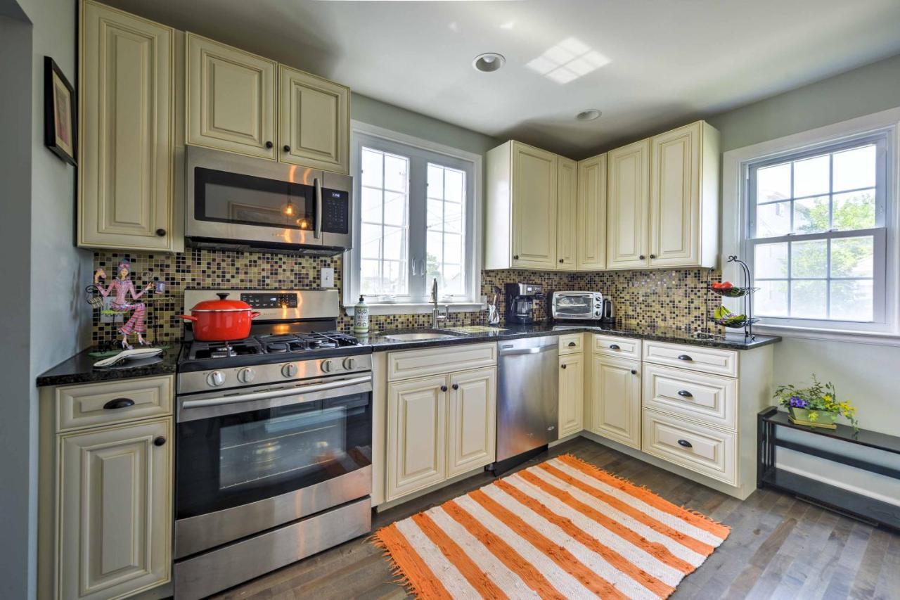 Holiday home Charming Hideaway With Private Pool And Deck!