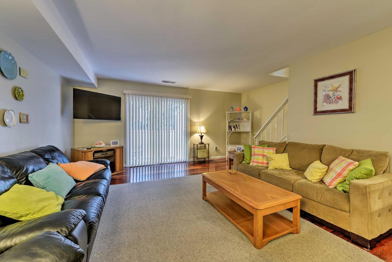 Family-friendly Townhome About 3 Mi To Holiday home *