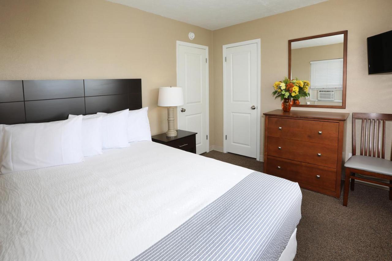 Aquarius Oceanfront 3*