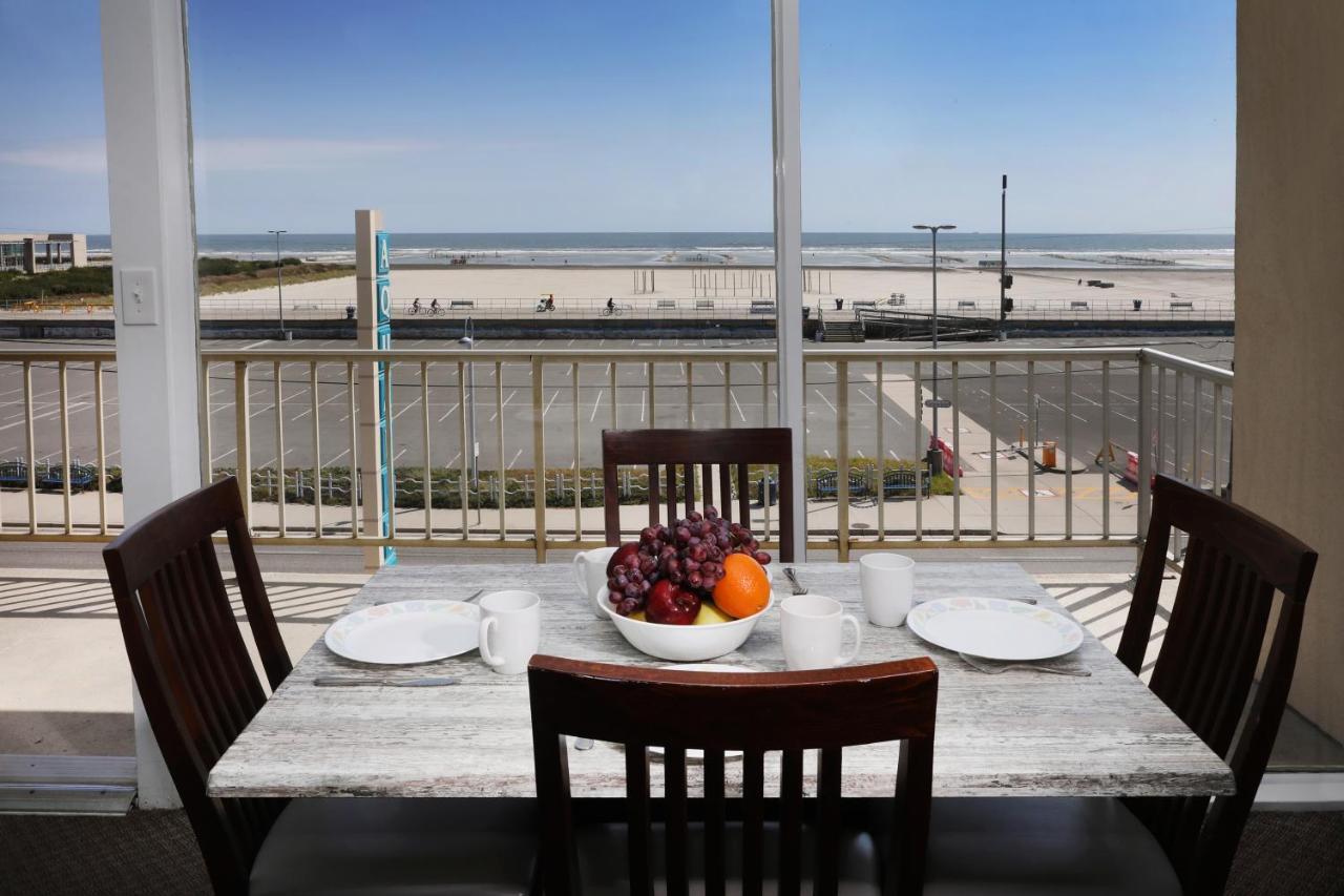 Aquarius Oceanfront