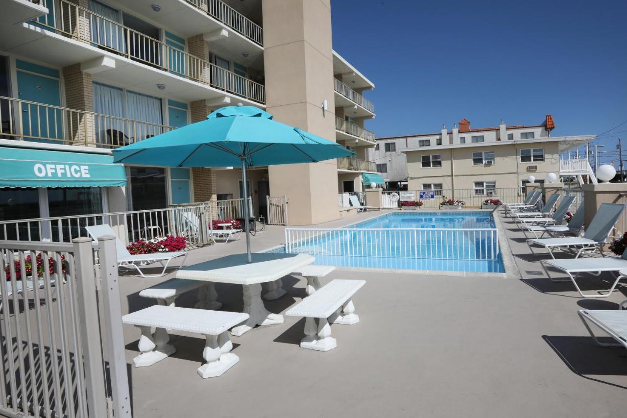 Aquarius Oceanfront 3*