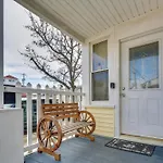 Wildwood Apartment - Porch And Enclosed Sunroom!