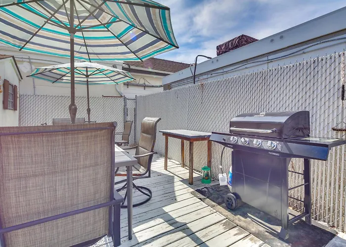 Wildwood Apartment - Porch And Enclosed Sunroom!