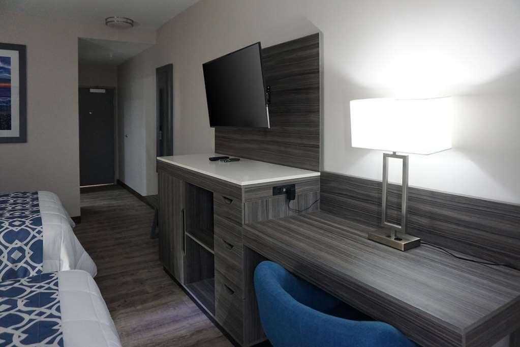 The Waves Hotel, Ascend Collection Hotel 4*