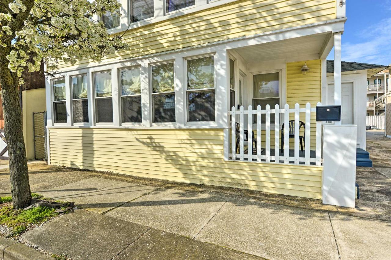 - Porch And Enclosed Sunroom! *