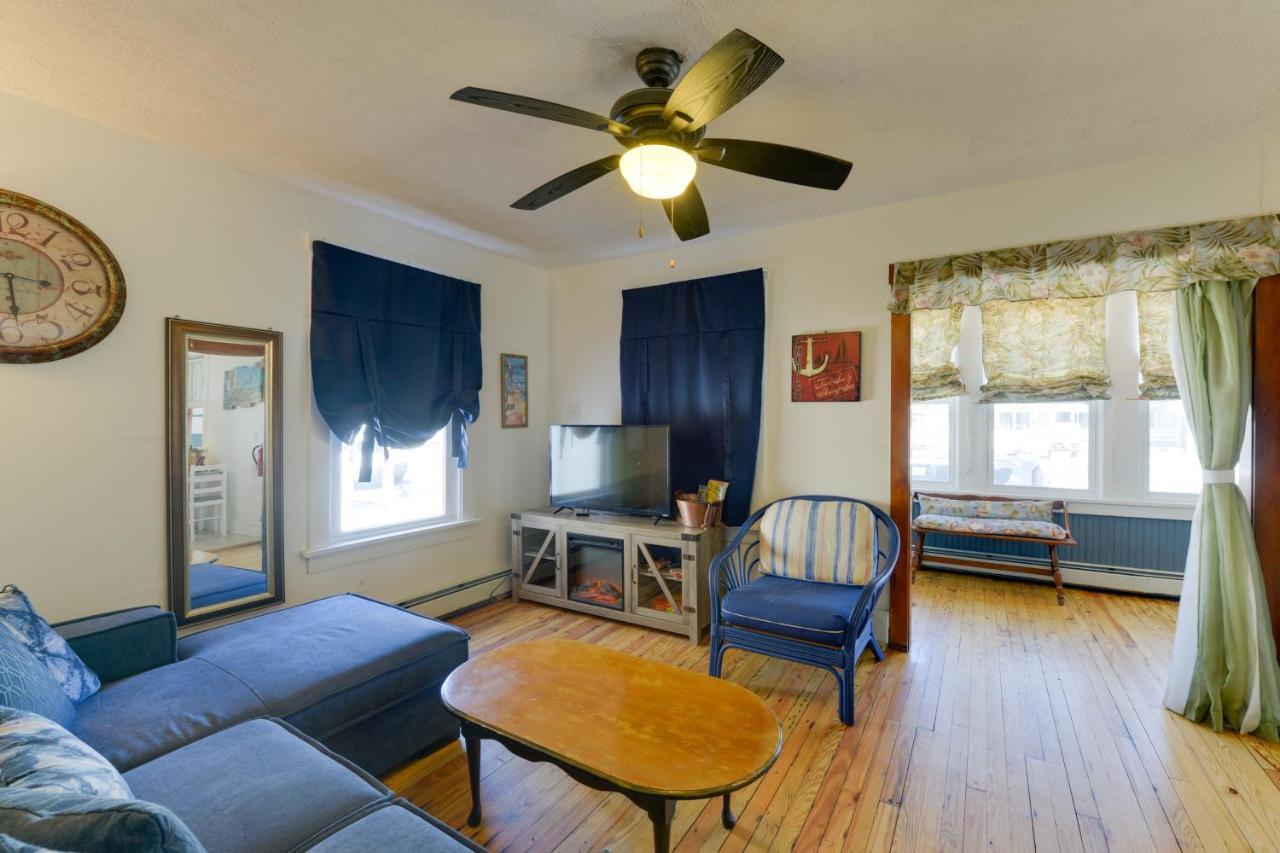 - Porch And Enclosed Sunroom! * Wildwood