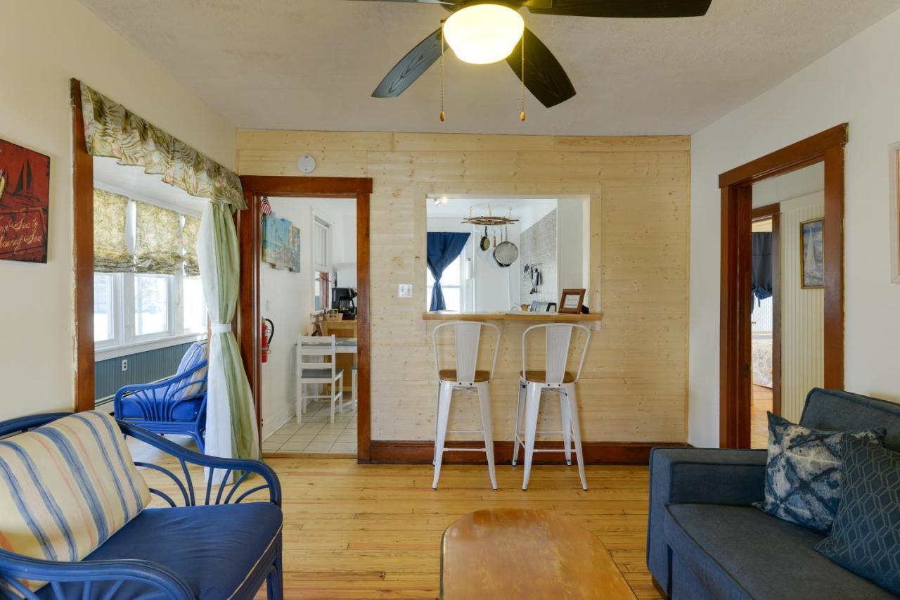- Porch And Enclosed Sunroom! Wildwood