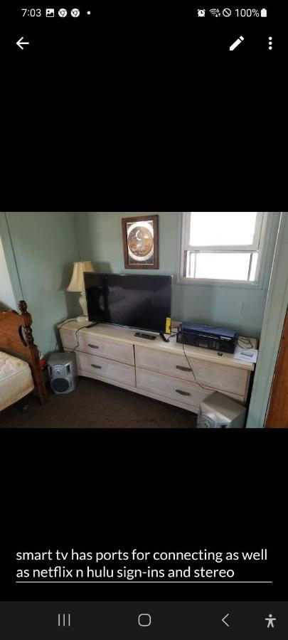 Armani Manor Upstairs Unit 3 Quaint Rustic 1br