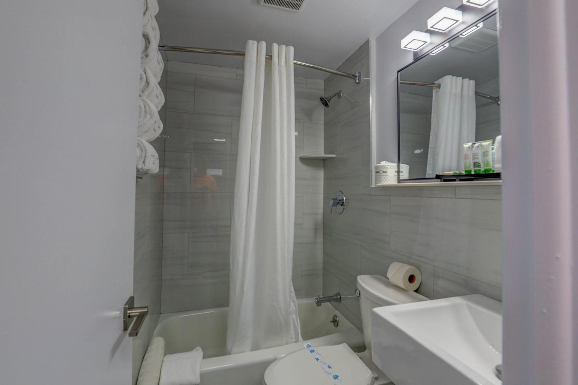 Le Voyageur - A Red Collection Hotel