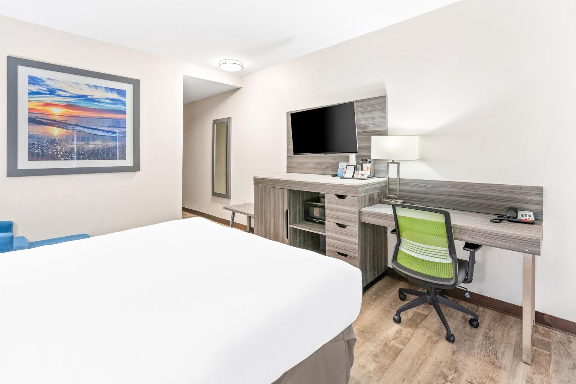 The Waves Hotel, Ascend Collection
