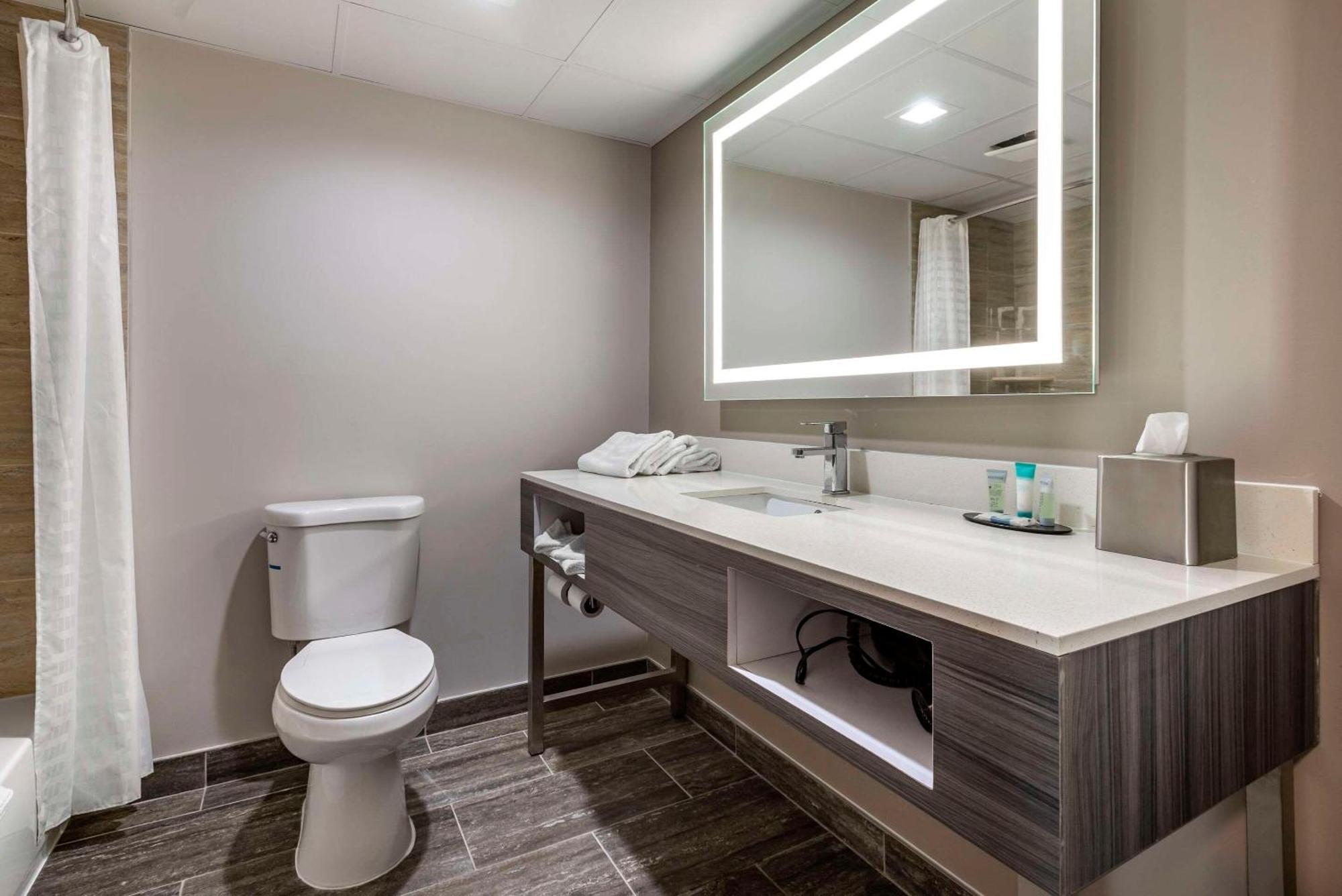Hotel The Waves Hotel, Ascend Collection 4*