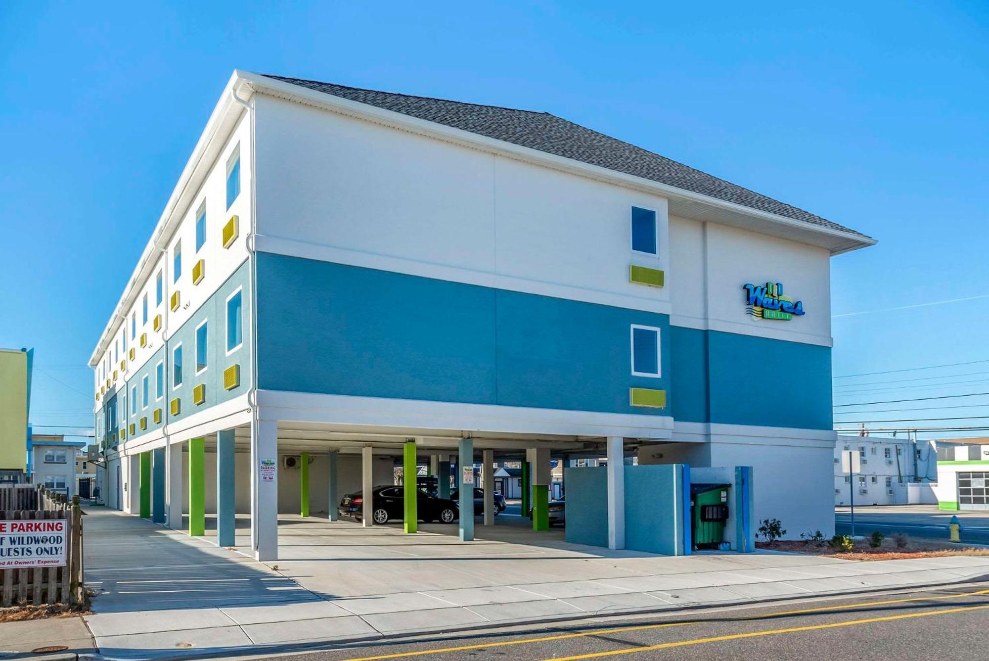 The Waves Hotel, Ascend Collection Hotel