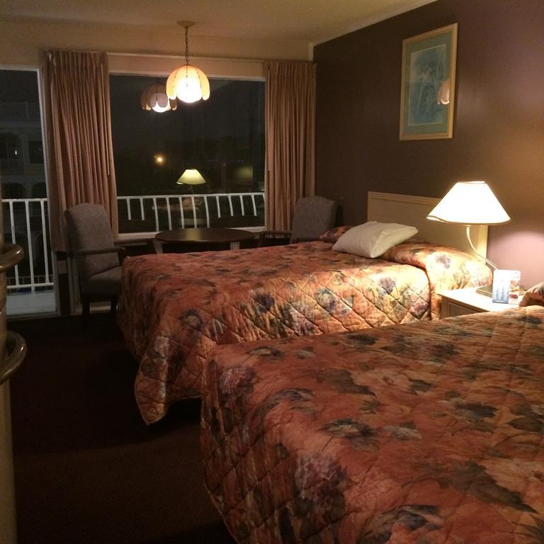 Motel Royal Court 2*