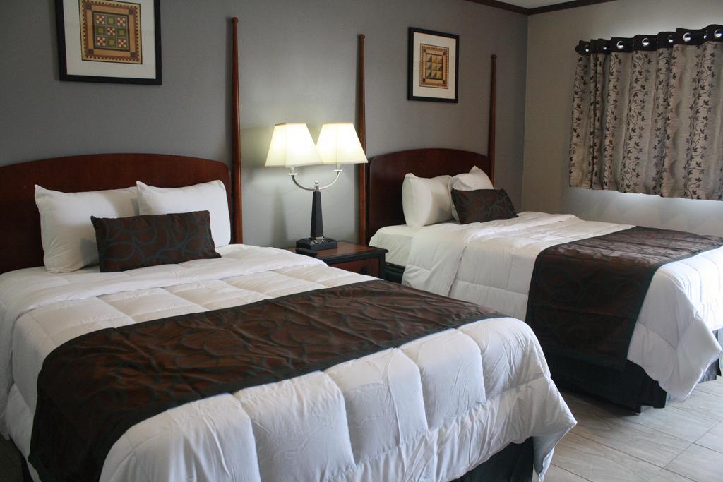 Beachside Hotel