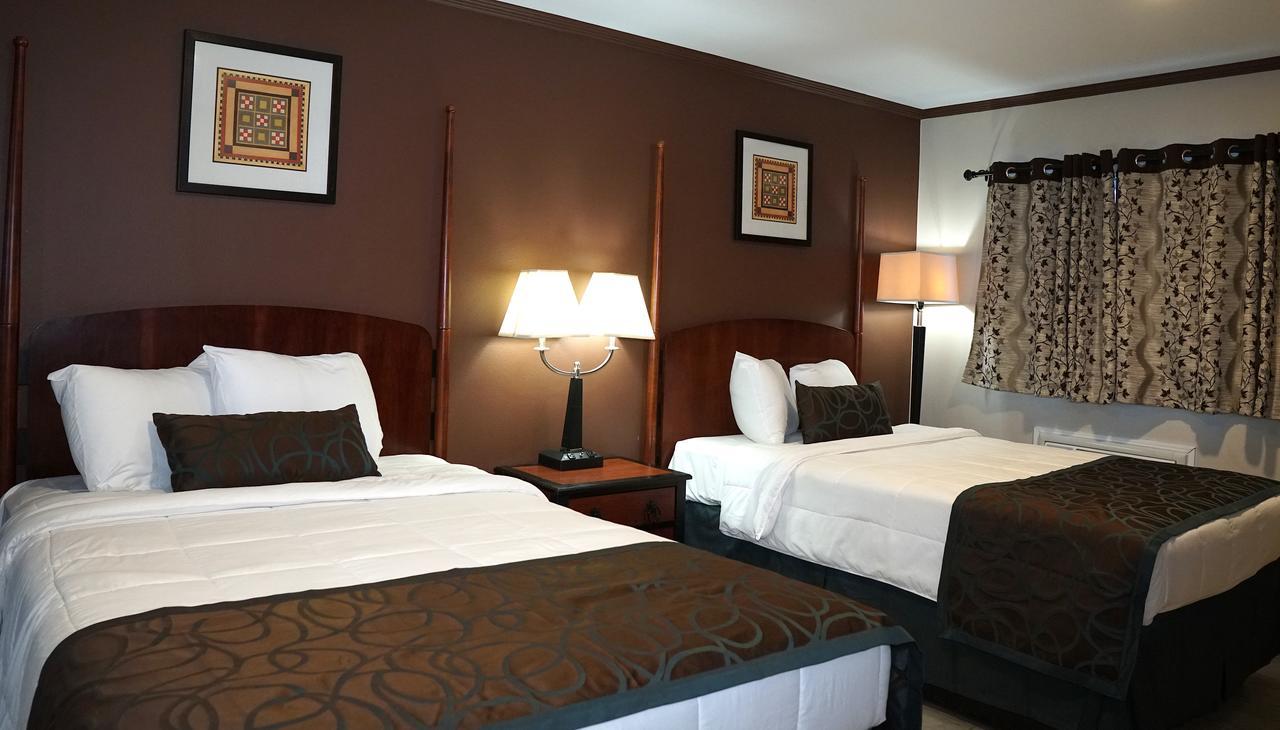 Beachside Hotel